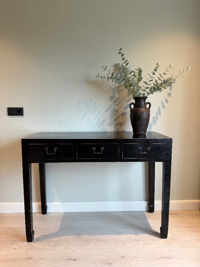 Chinese side table, Ophalen, 100 tot 150 cm, Chinese / chinees, Zo goed als nieuw