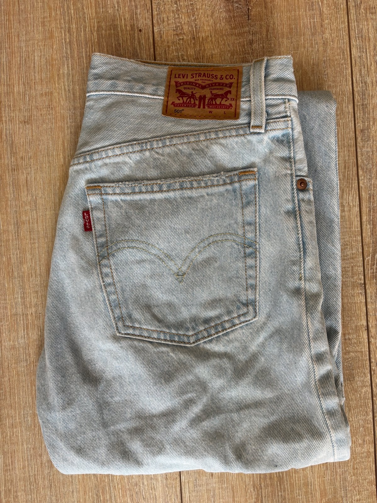 Levi's 501 lichtblauwe jeans - W26 L30, Ophalen of Verzenden, Zo goed als nieuw, Blauw, W27 (confectie 34) of kleiner