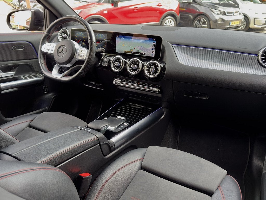 Mercedes-Benz GLA 200 AUT7 AMG SOLUTION 105D.KM LEDER NAVI C, Auto's, Mercedes-Benz, Zwart, Origineel Nederlands, 75 €/maand, 165 pk