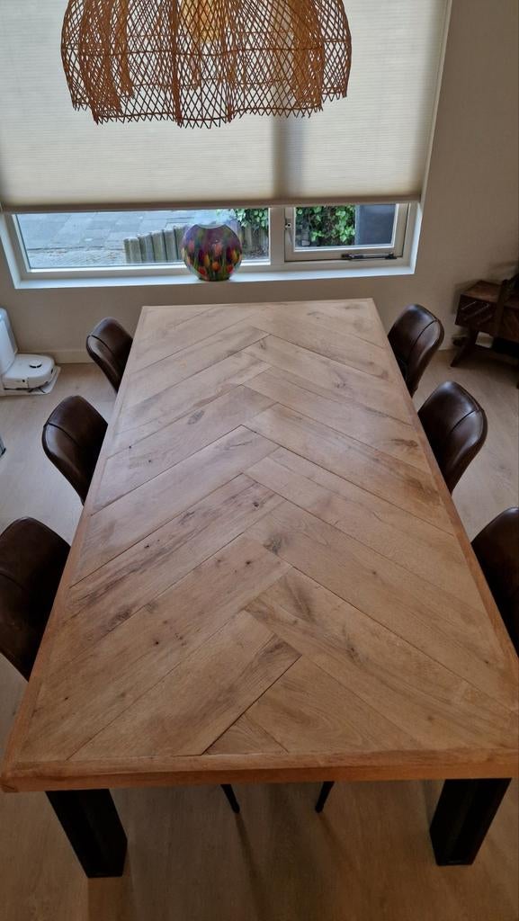Robuuste eiken eettafel met visgraat en zwarte poten 220x110, Ophalen, Gebruikt, 100 tot 150 cm, 200 cm of meer