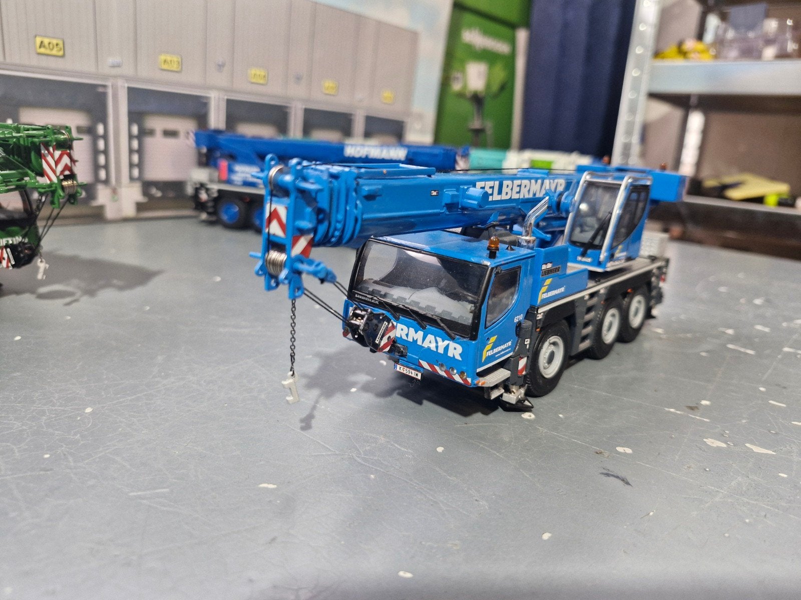 Liebherr ltm 1050 wsi felbermayr, Hobby en Vrije tijd, Modelauto's | 1:50, Ophalen of Verzenden, Zo goed als nieuw, Hijskraan, Tractor of Landbouw
