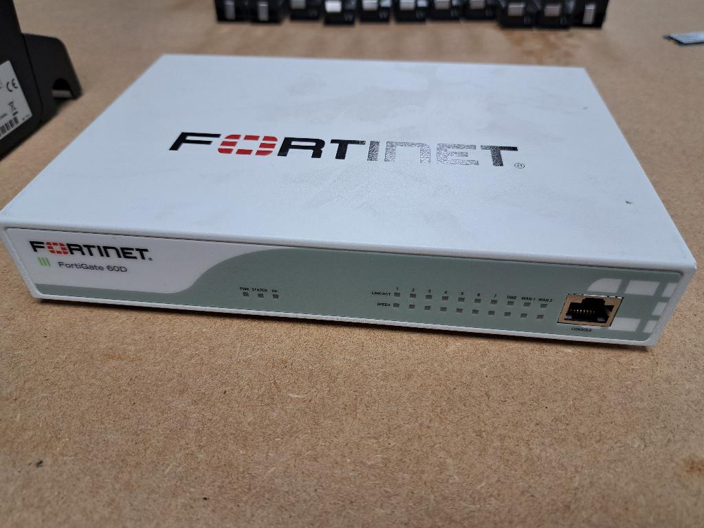 FortiGate 60D, Computers en Software, Ophalen of Verzenden, Gebruikt
