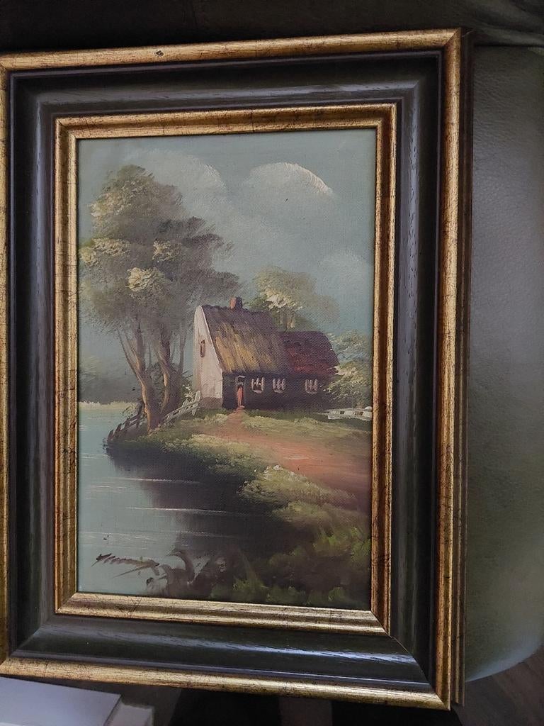 Oude schilderijtjes van oude kleine woning aan rivier, Ophalen of Verzenden