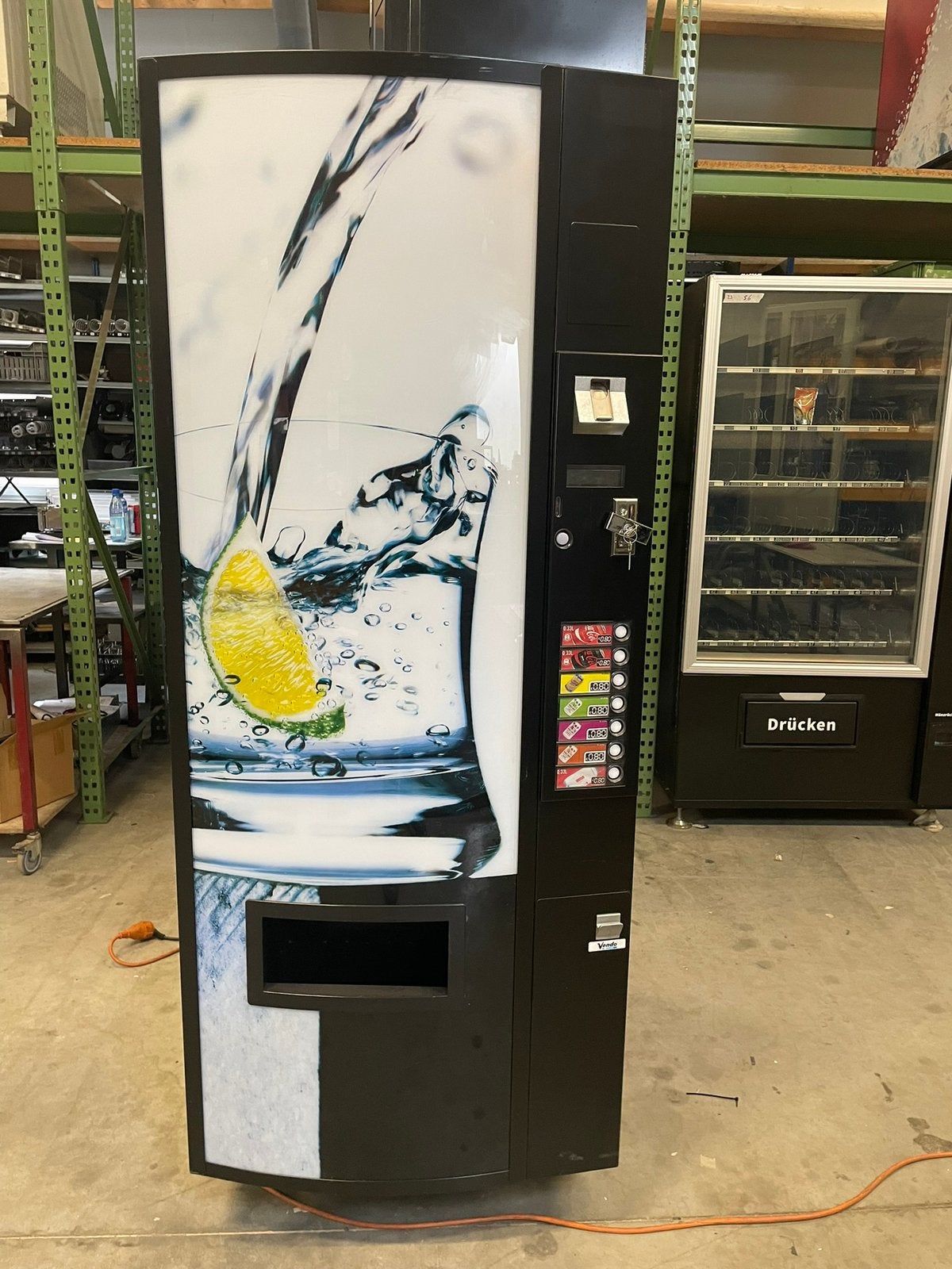 Frisdrank automaat. Vendo, Ophalen, Gebruikt