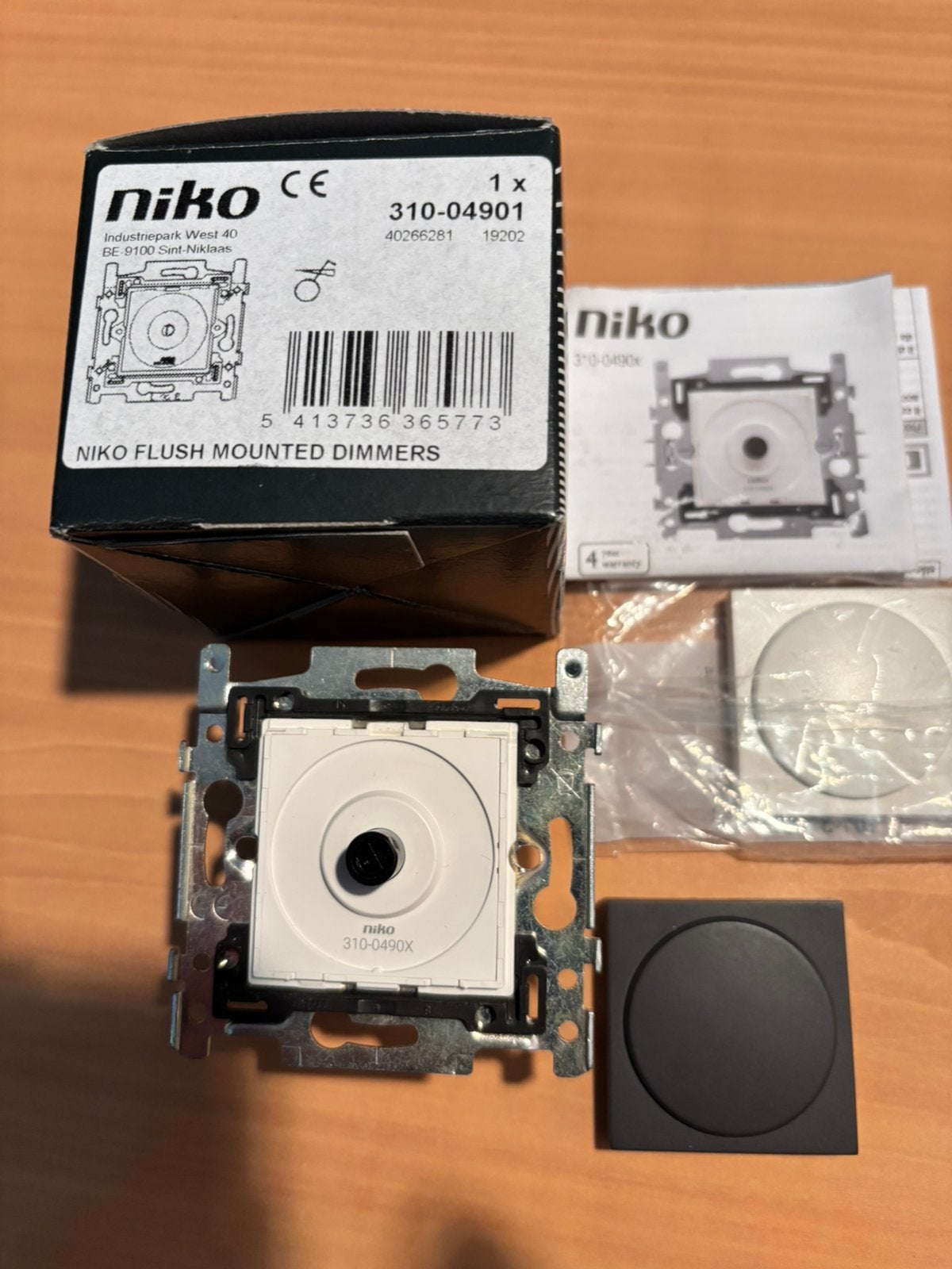 Niko led dimmer 310-04901, Doe-het-zelf en Verbouw, Elektra en Kabels, Ophalen of Verzenden, Nieuw, Dimmer