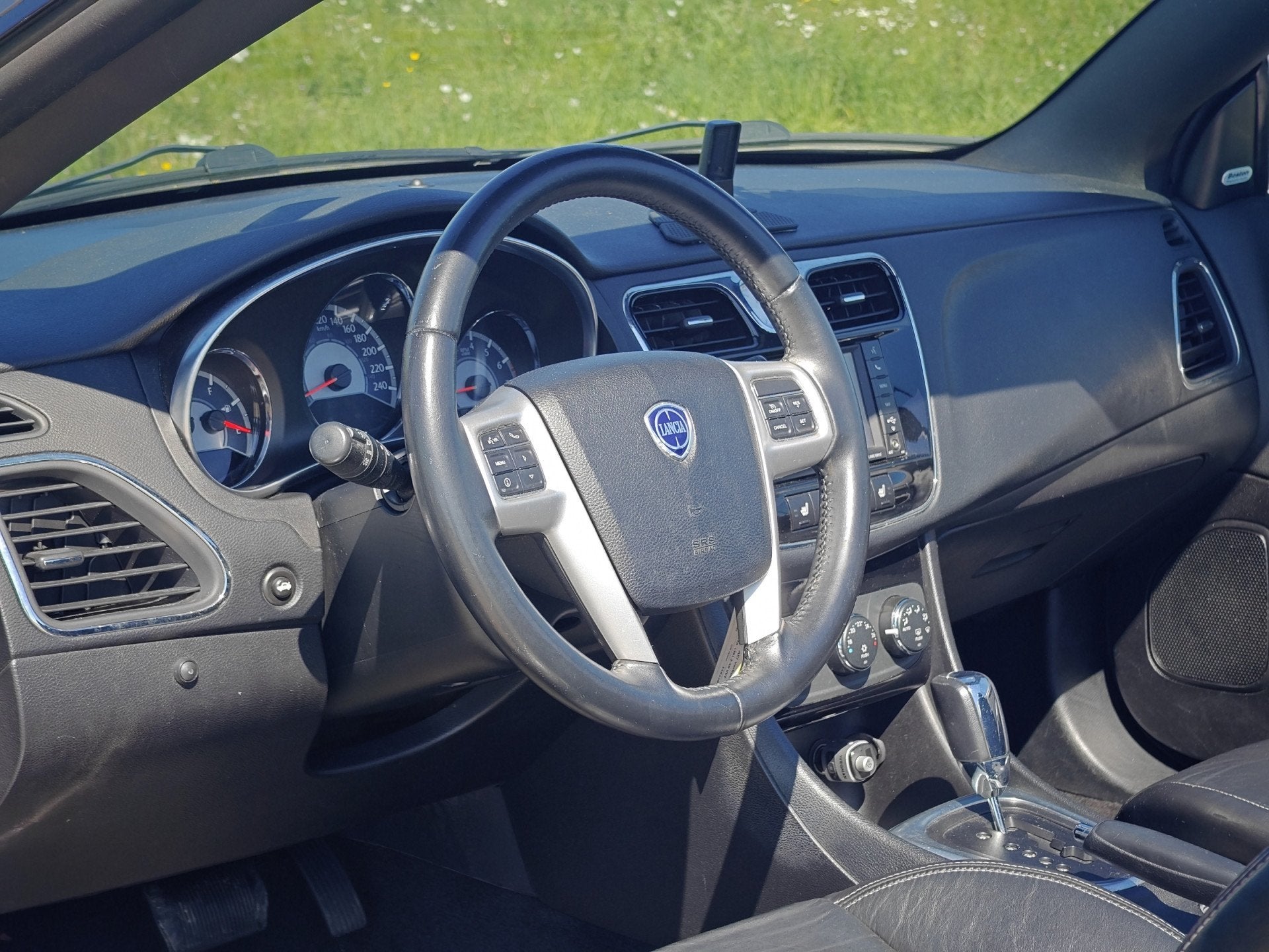 Lancia Flavia 2.4 Cabrio Automaat | Premium Audio | Leder, 450 kg, Zwart, 4 cilinders, Cabriolet