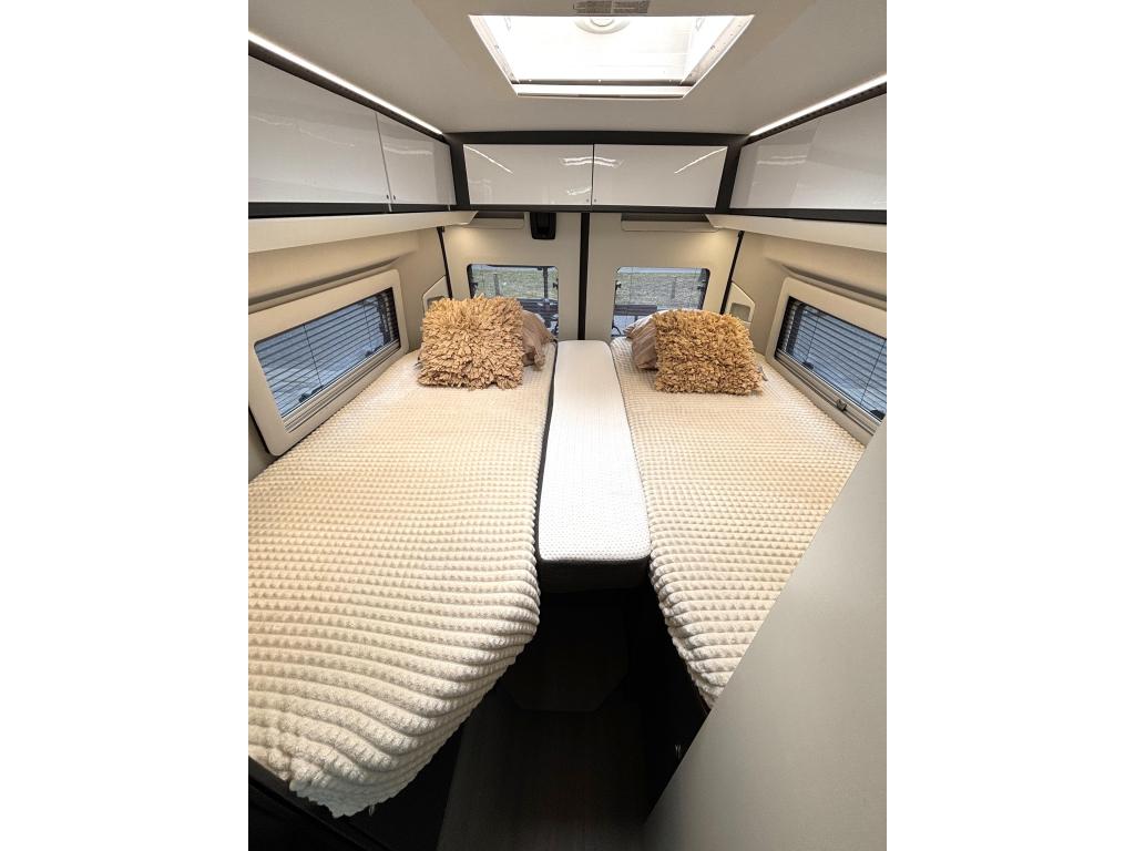 Adria Twin 640 SLB Supreme ENKELE BEDDEN EURO6 MAXI CHASSIS, Caravans en Kamperen, Fiat, Bedrijf, Tot en met 3, Adria