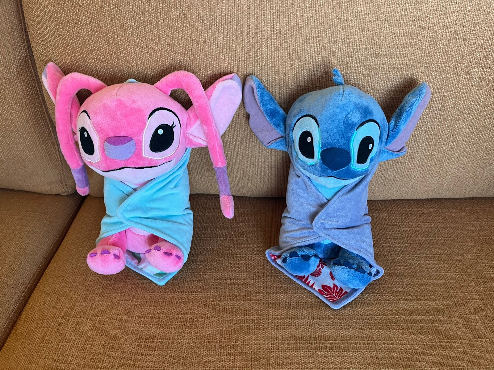 Disney Stitch en Angel knuffels met deken - Zo goed als nieu, Disney, Overige typen, Ophalen of Verzenden, Middelgroot (20 tot 80 cm)