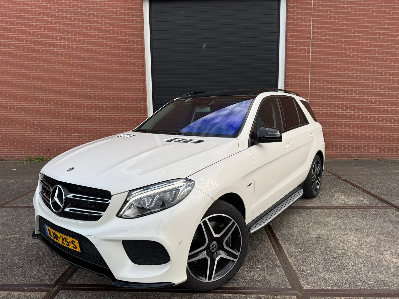 Mercedes-Benz GLE 500e 442pk 4MATIC 100% dealer onderhouden, Auto's, Automaat, Dealer onderhouden, 442 pk, 2000 kg