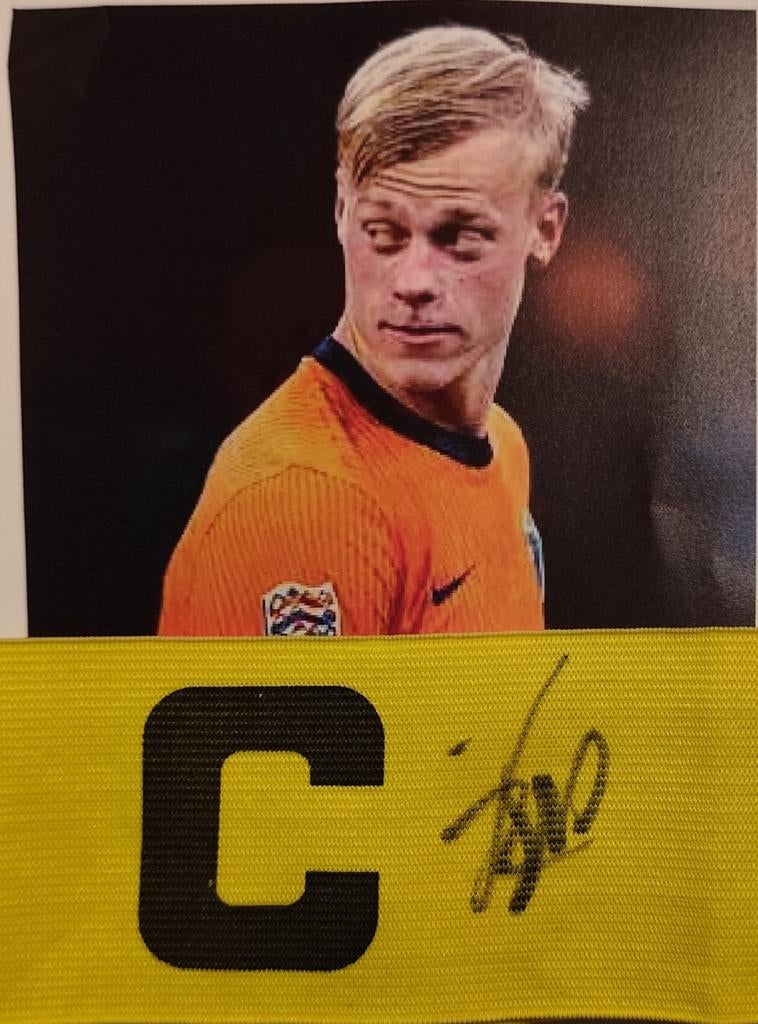 Gesigneerde aanvoerdersband van voetballer Hecke, Verzenden, Overige typen, Onbekend, Zo goed als nieuw