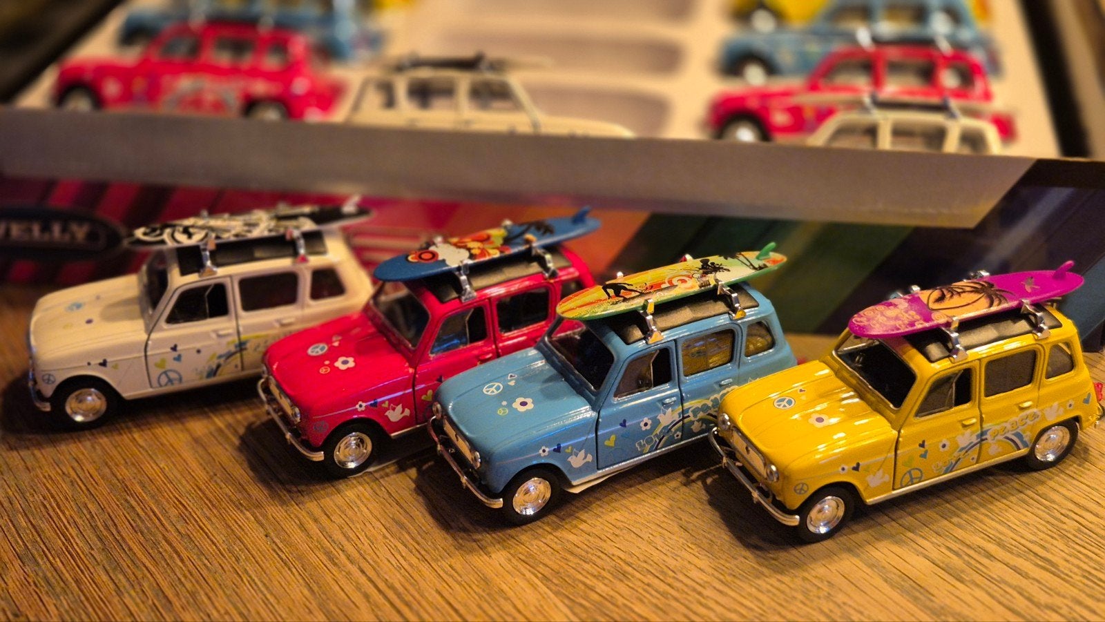 Set van 12 Renault 4 modelauto's met surfplanken, Ophalen of Verzenden, Nieuw
