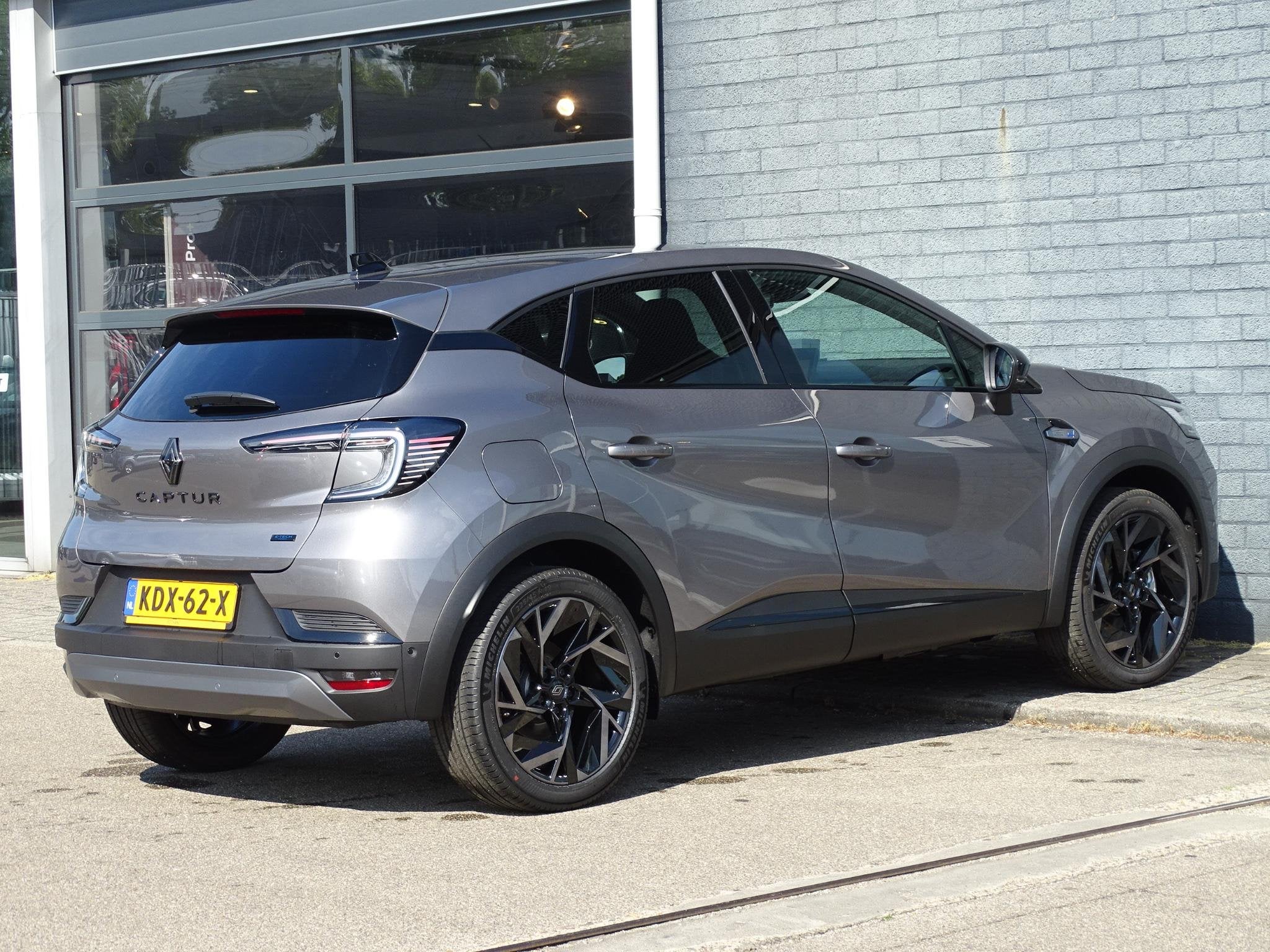 Renault Captur 1.8 E-Tech full hybrid 160 esprit Alpine | De, Auto's, 1789 cc, 4 cilinders, Met garantie (alle), Origineel Nederlands