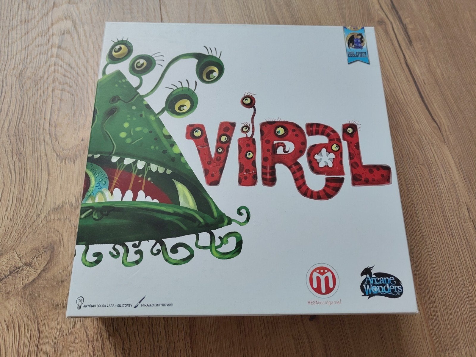 Viral bordspel - Strategisch spel over virussen, Hobby en Vrije tijd, Een of twee spelers, Ophalen of Verzenden, Zo goed als nieuw