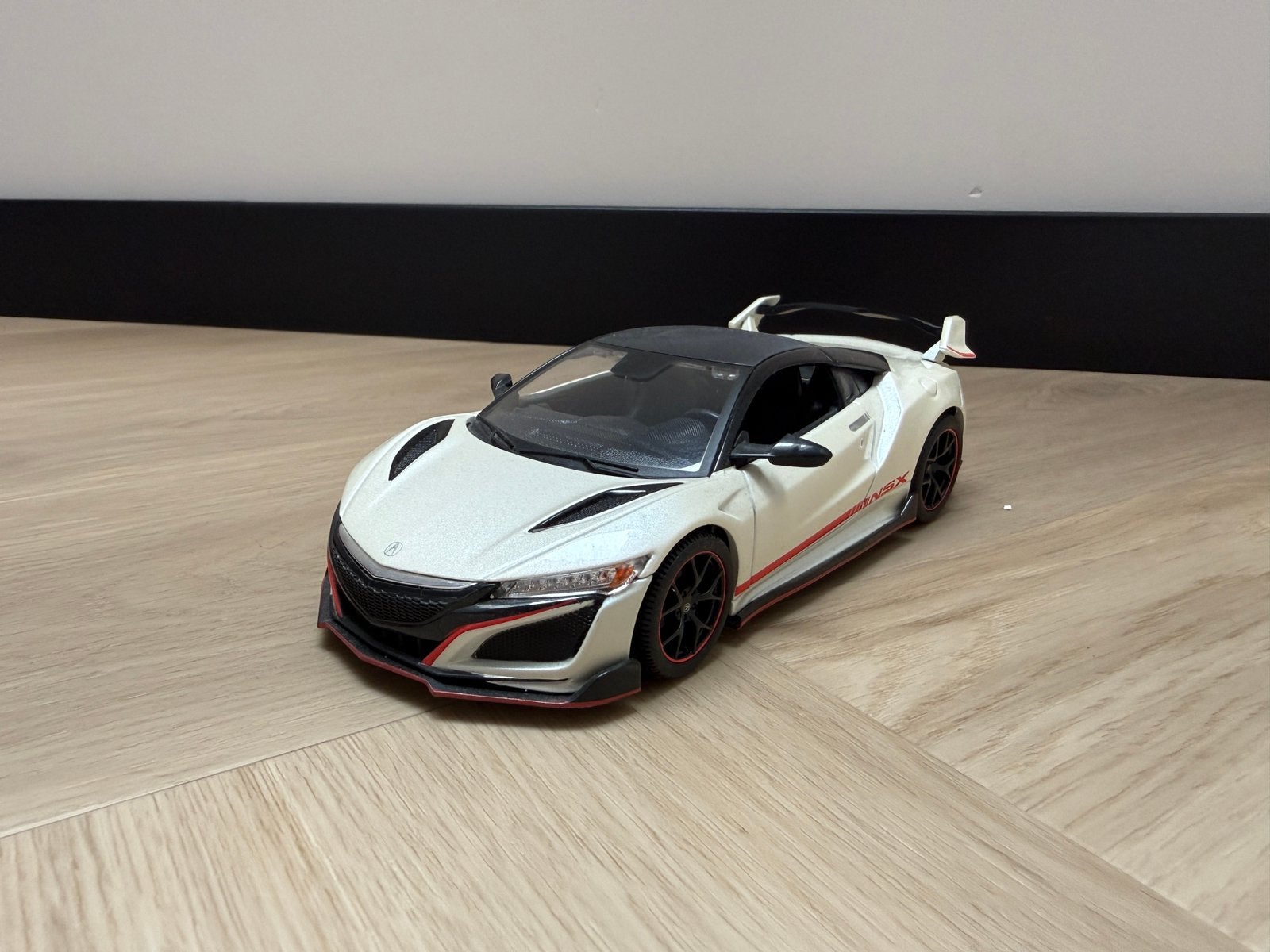 Maisto Acura Honda NSX 2018 wit 1/24, Hobby en Vrije tijd, Ophalen of Verzenden, Zo goed als nieuw, Maisto
