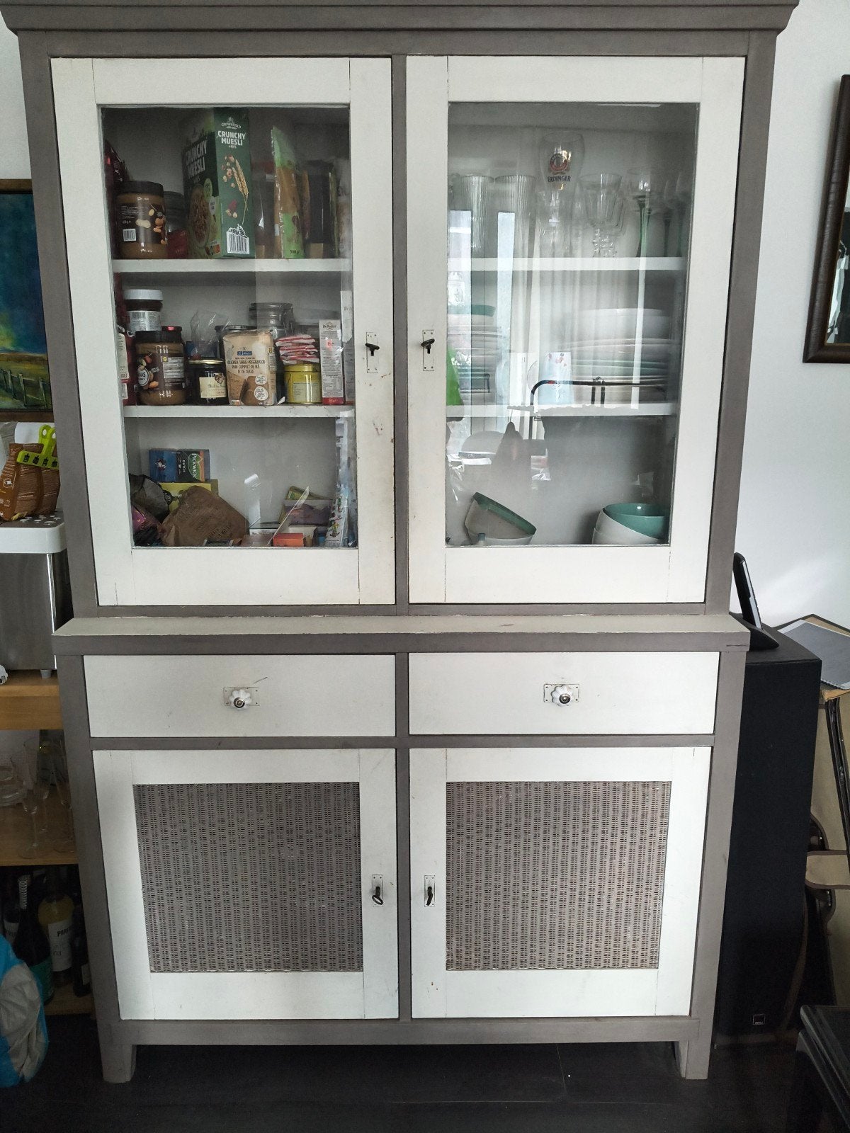 Vintage buffetkast met glazen en dichte deuren, Ophalen, Gebruikt, 100 tot 150 cm, Met lade(s)