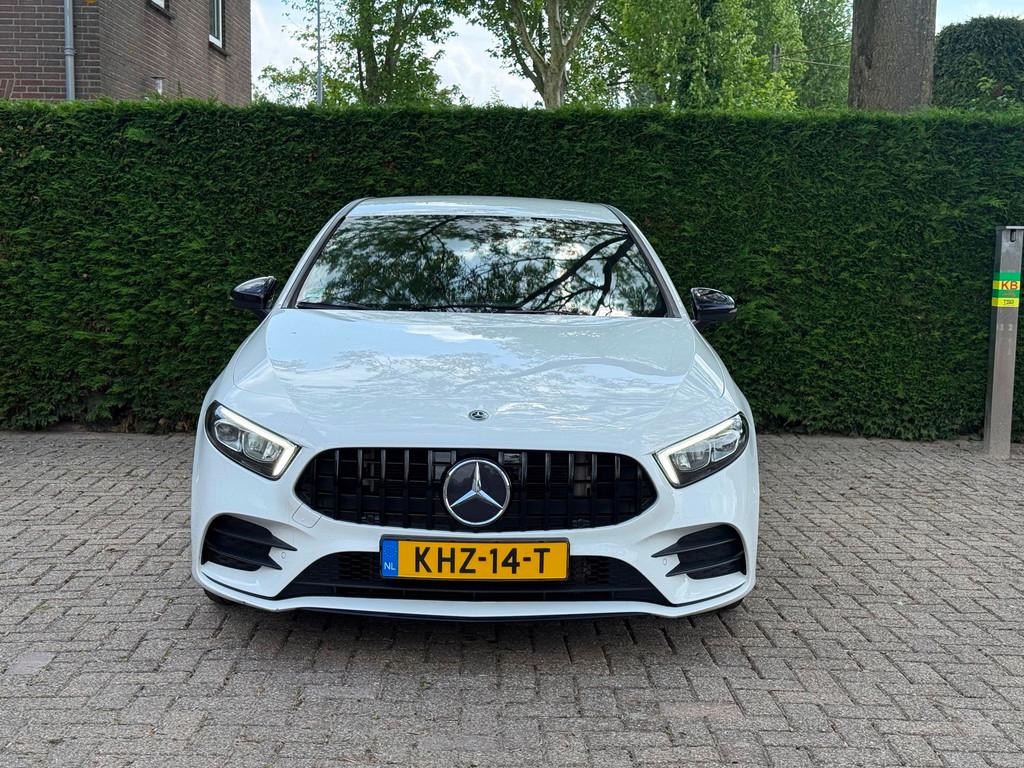 Mercedes-Benz A-klasse 200 AMG Night Premium Plus | Burmeste, Auto's, Mercedes-Benz, Gebruikt, Euro 6, 4 cilinders, Leder
