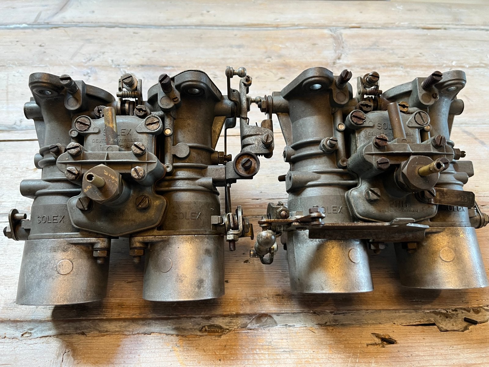 Een dubbele set SOLEX PHH carburateurs, Ophalen, BMW