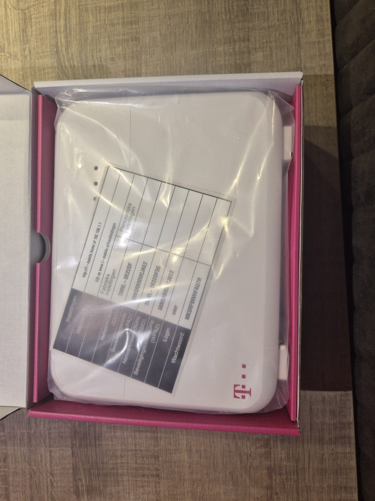 T-Mobile Thuis internet modem/router – compleet in doos, Computers en Software, Routers en Modems, Ophalen, Nieuw