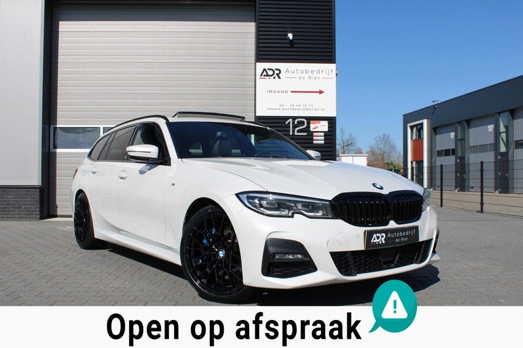 BMW 3-serie Touring 330i High Executive Edition /19'' / PANO, Auto's, BMW, Automaat, 1998 cc, Achterwielaandrijving, Gebruikt