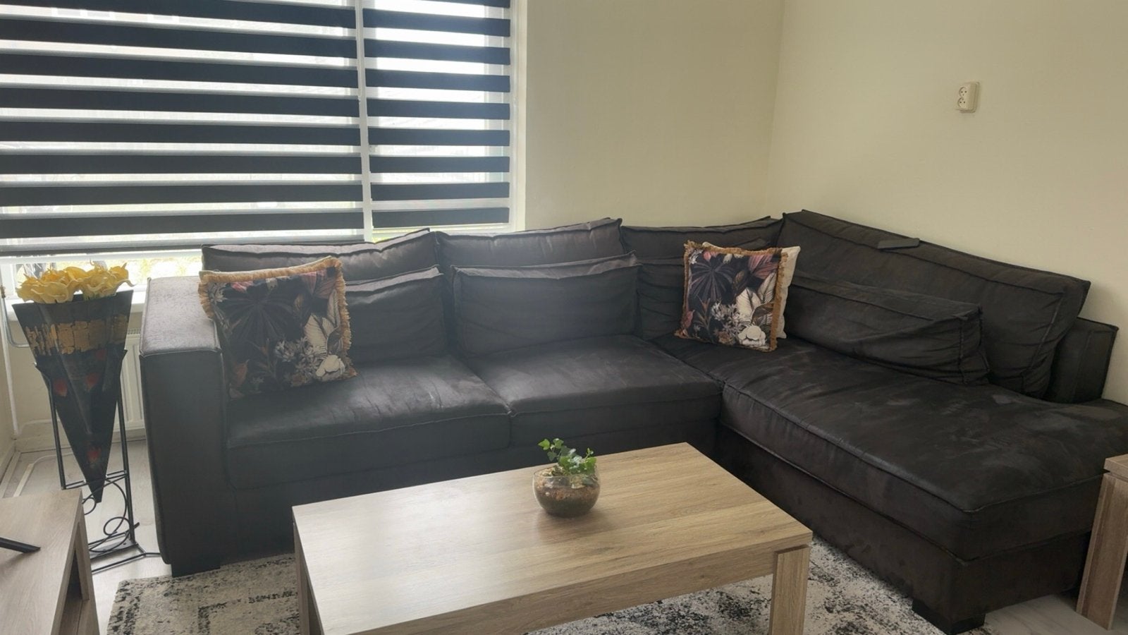 Moderne hoekbank en eettafel met stoelen, Ophalen, Gebruikt, Hout