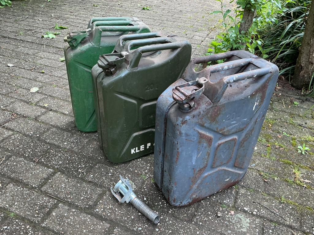 Jerrycan 3 x, Ophalen, Gebruikt
