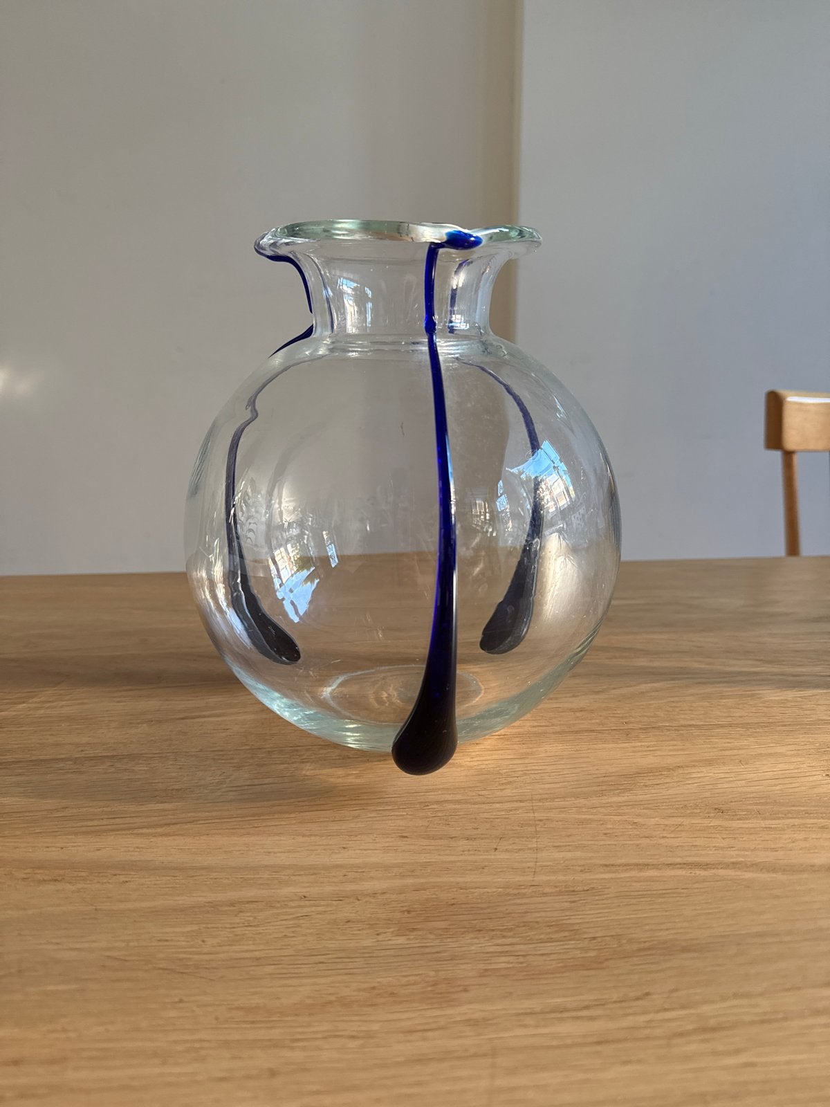 Handgeblazen Glazen Vaas met Blauwe Accenten, Ophalen