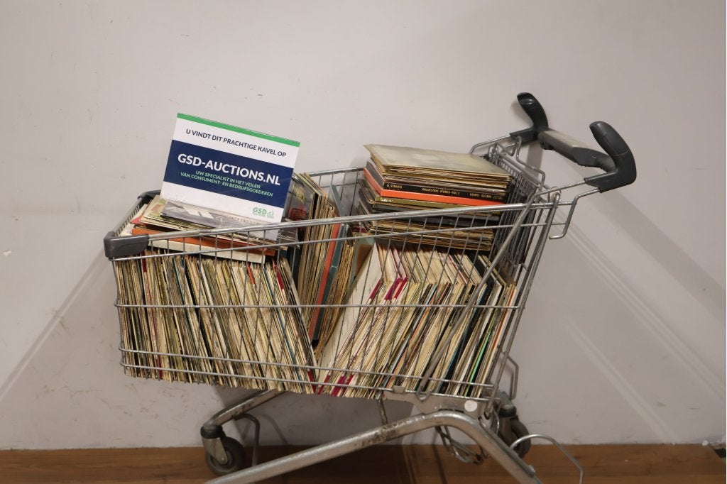 Krat vol vinyl platen in winkelwagen, Ophalen of Verzenden