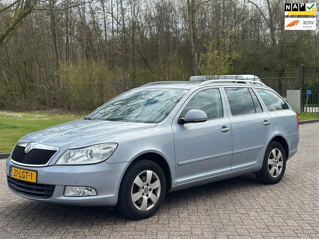 Skoda Octavia Combi 1.2 TSI Elegance/AIRCO/CRUISE/NAVI/PARKE, Auto's, Skoda, Voorwielaandrijving, Euro 5, Stof, Gebruikt