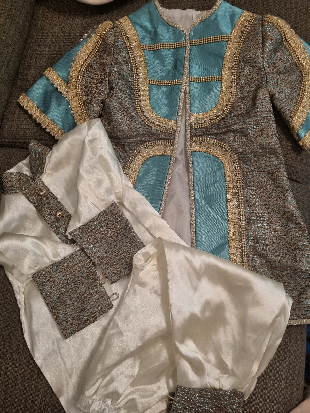 Besnijden kostuum - Blauw/Goud, Kleding | Heren, Geboorte of Huwelijk, Overige maten, Ophalen of Verzenden, Zo goed als nieuw