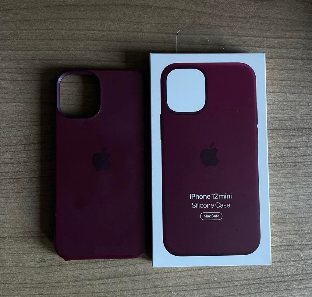 Apple iPhone 12 mini Silicone Case MagSafe, Gebruikt, MagSafe, Hoesje of Tasje, Ophalen of Verzenden