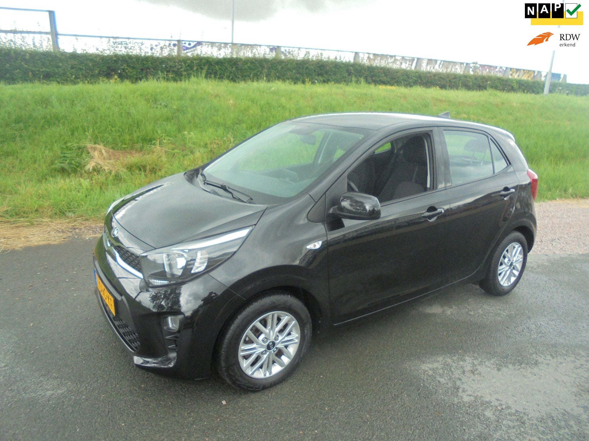 Kia Picanto Kia Picanto 1.0 benzine Automaat DynamicLine air, 877 kg, Gebruikt, Euro 6, 4 stoelen