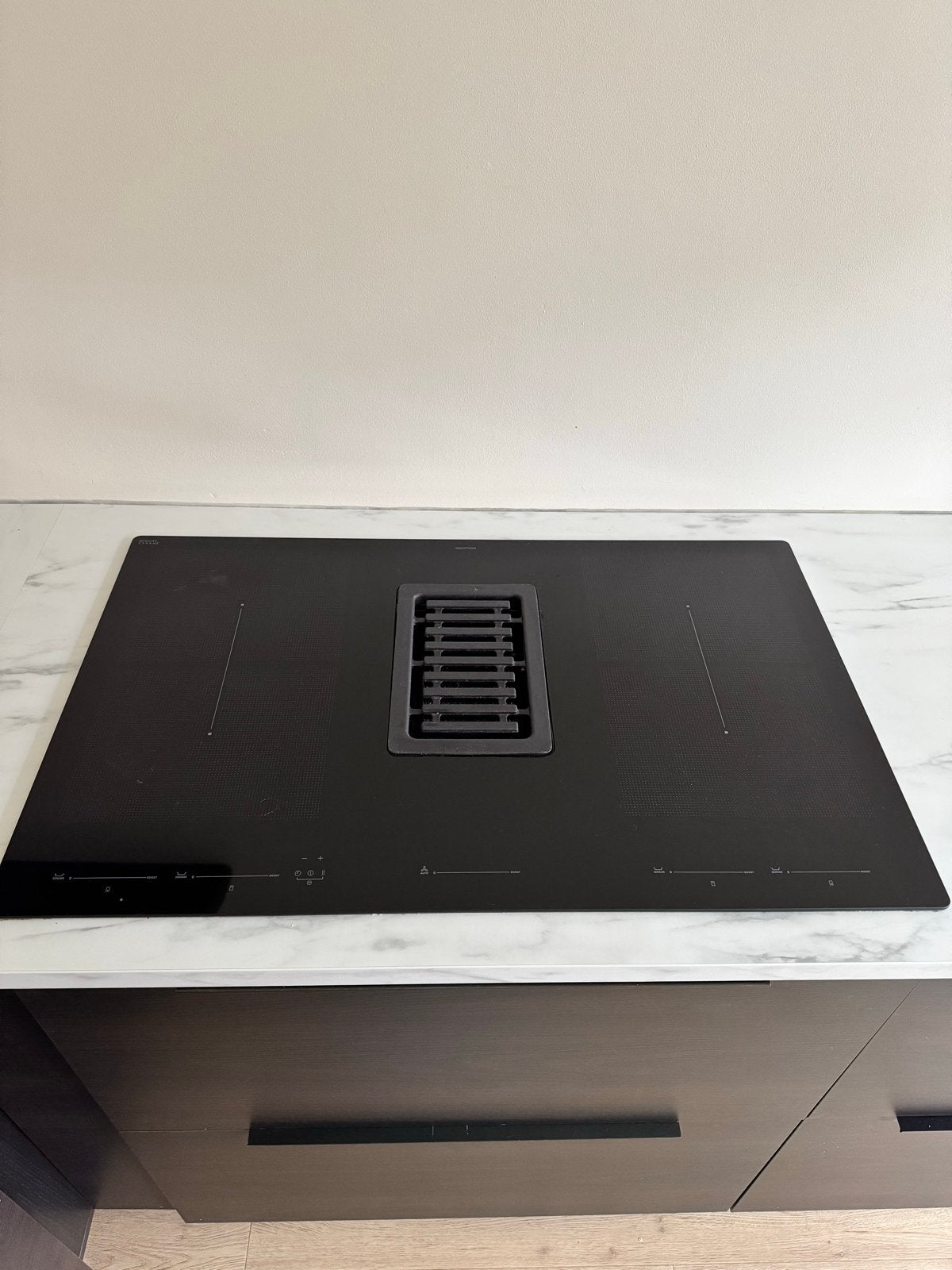 IKEA FÖRDELAKTIG Inductiekookplaat met geïntegreerde afzuigk, Ophalen, 60 cm of meer, 4 kookzones, Zo goed als nieuw