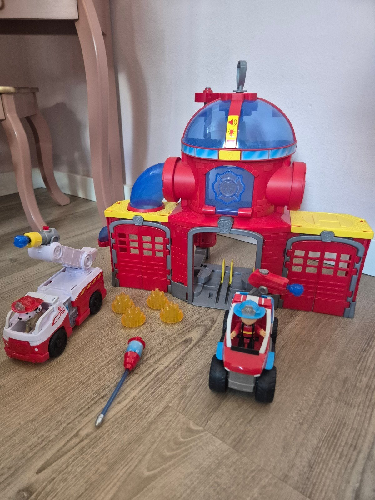 Paw Patrol Marshall Brandweerkazerne + Rider, Ophalen, Gebruikt