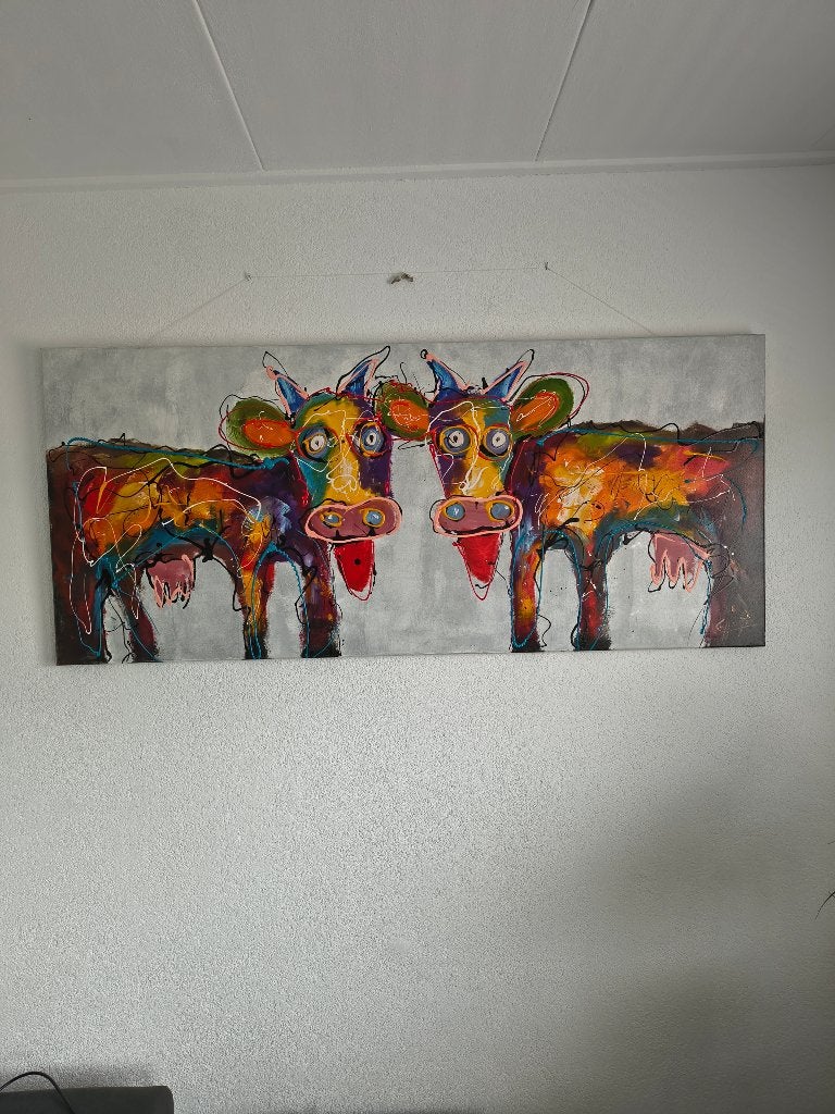 Schilderij met twee kleurrijke koeien - Casper van Houten, Ophalen of Verzenden, Dieren, Gemengde techniek, Overige materialen