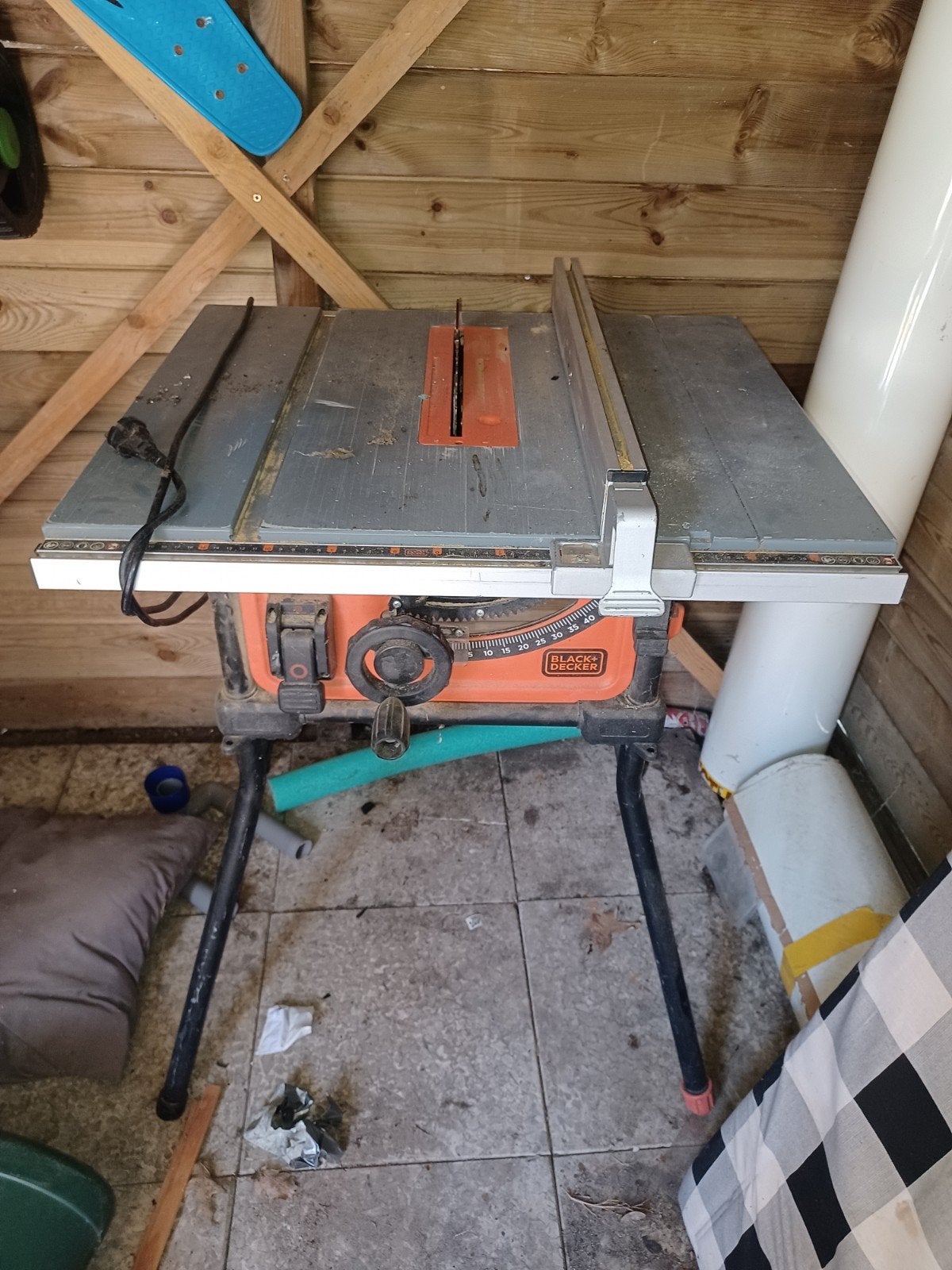 Black & Decker Zaag/frees tafel, Ophalen, Gebruikt, 70 mm of meer, Overige typen