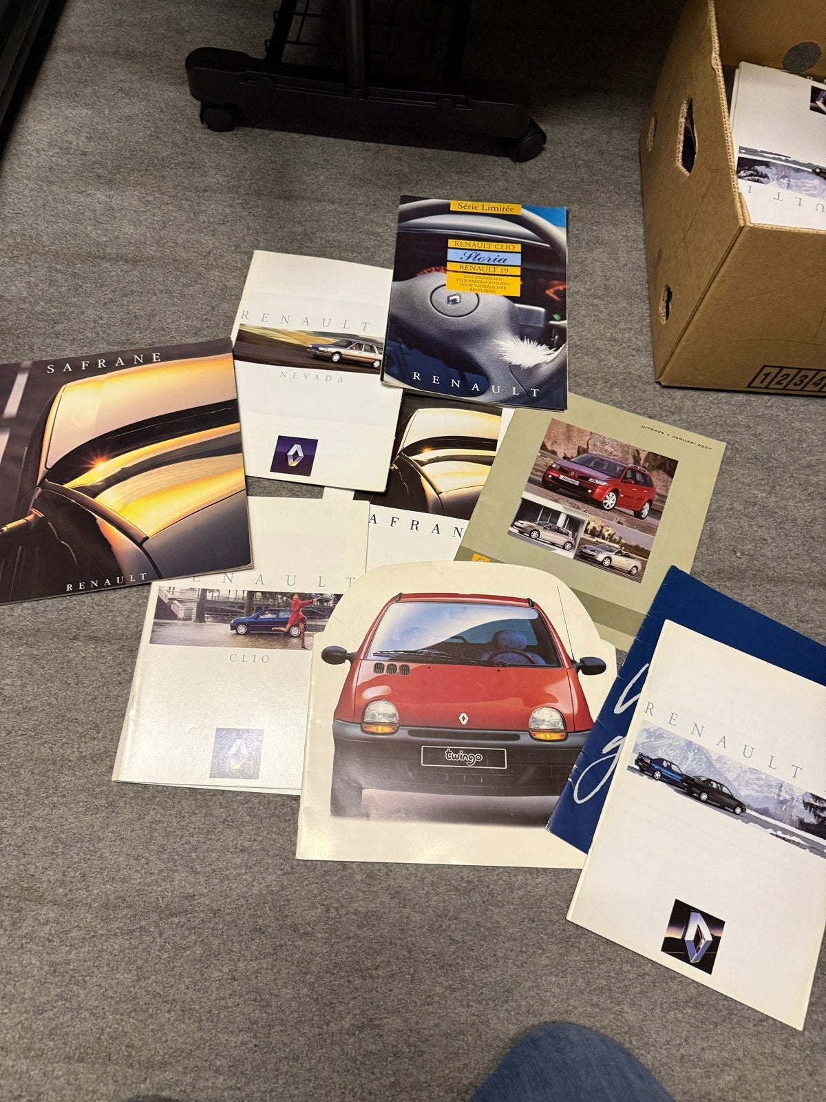 Grote collectie Renault brochures en folders, Ophalen, Gelezen, Renault