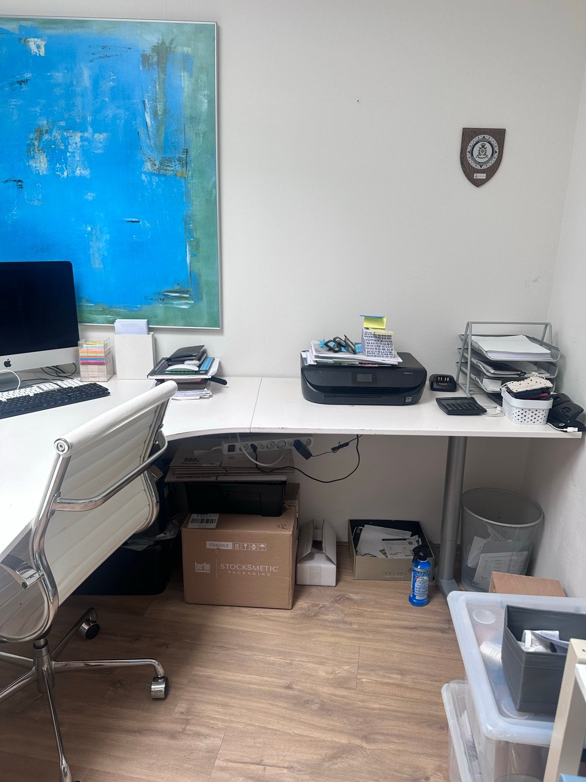 Gratis hoekbureau – af te halen in Oostvoorne, Huis en Inrichting, Bureaus, Ophalen, Opbergruimte, Gebruikt, Spaanplaat of MDF