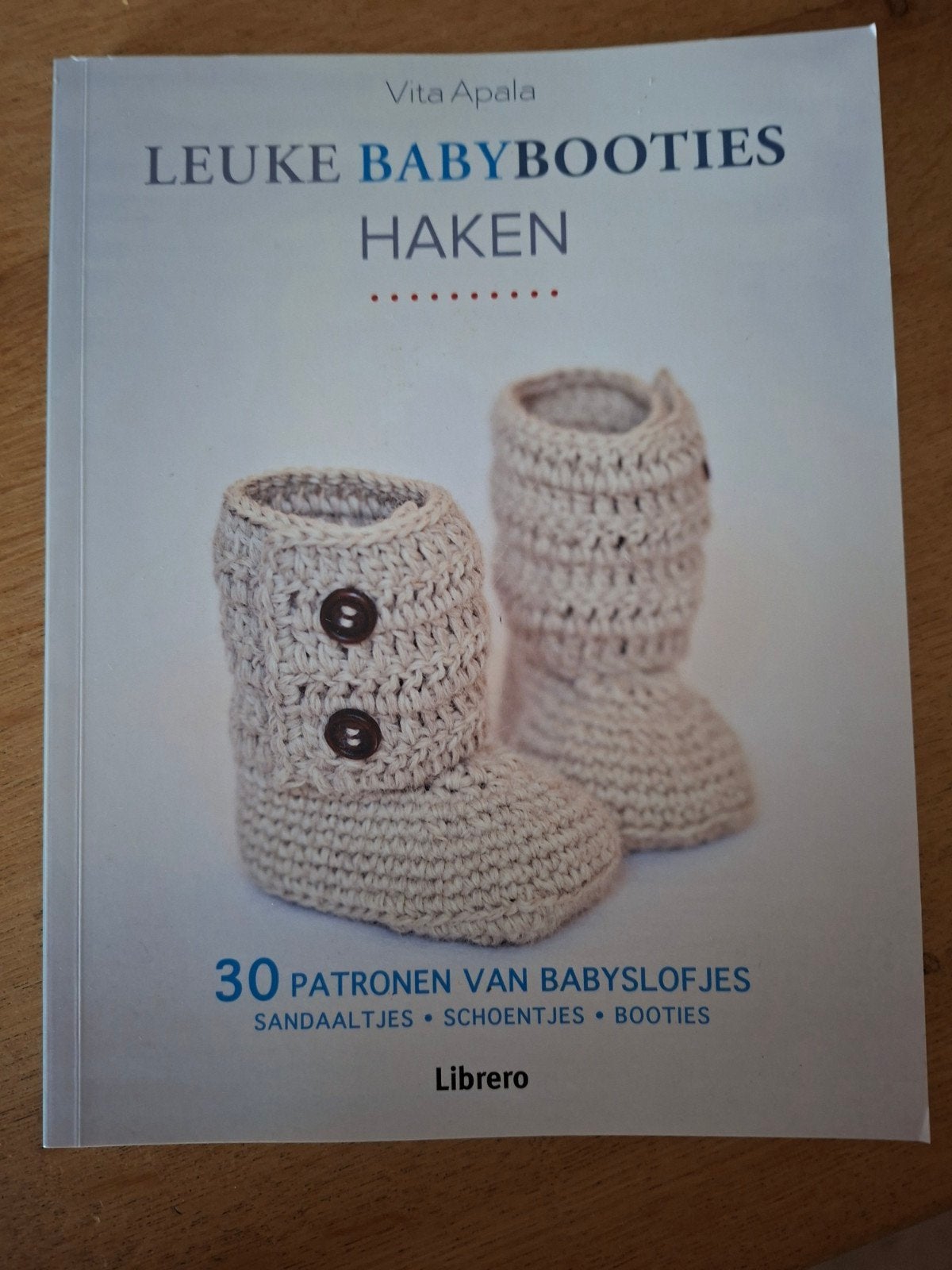 Leuke Babybooties Haken - Patroonboek voor babyslofjes, Hobby en Vrije tijd, Ophalen of Verzenden, Zo goed als nieuw, Haken, Patroon of Boek