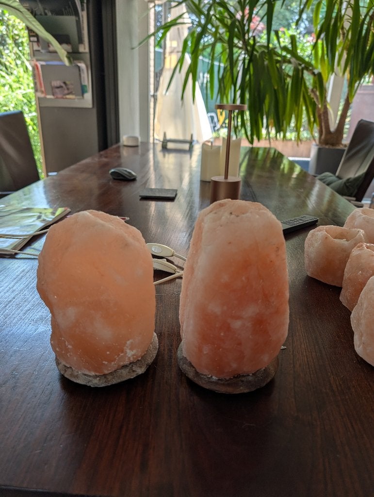 Complete set Himalaya zoutlampen 2 elekt + 8 waxine, Huis en Inrichting, Lampen | Tafellampen, Gebruikt, Meerkleurig, Natuurlijk materiaal