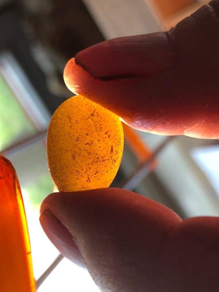 Romeinse fraaie SPEELSTEEN van GEEL glas Bodemvondst Italië, Ophalen of Verzenden