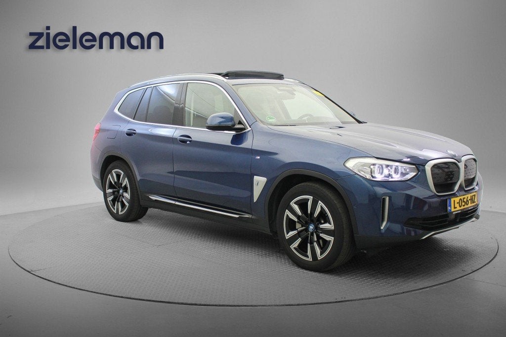 Bmw IX3 Executive 80 kWh - Panorama, Digitaal Cockpit,  Carp, Auto's, Gebruikt, Blauw, USB, Te koop