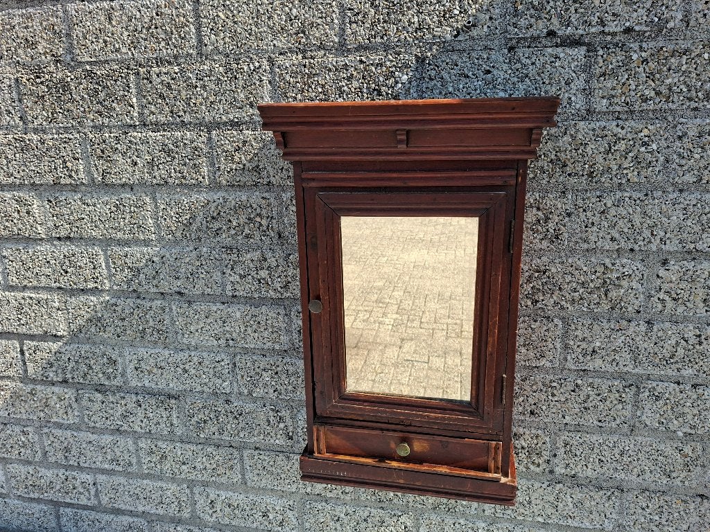 Antiek houten wandkastje met spiegeldeur en lade, Antiek en Kunst, Ophalen of Verzenden, Overige vormen, Minder dan 50 cm