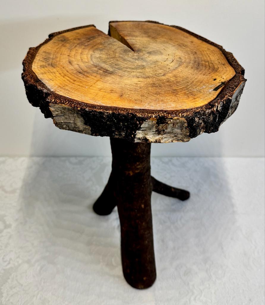 Bijzet of plantentafel van berkenhout ., Huis en Inrichting, Krukjes, Ophalen of Verzenden, Zo goed als nieuw, Hout