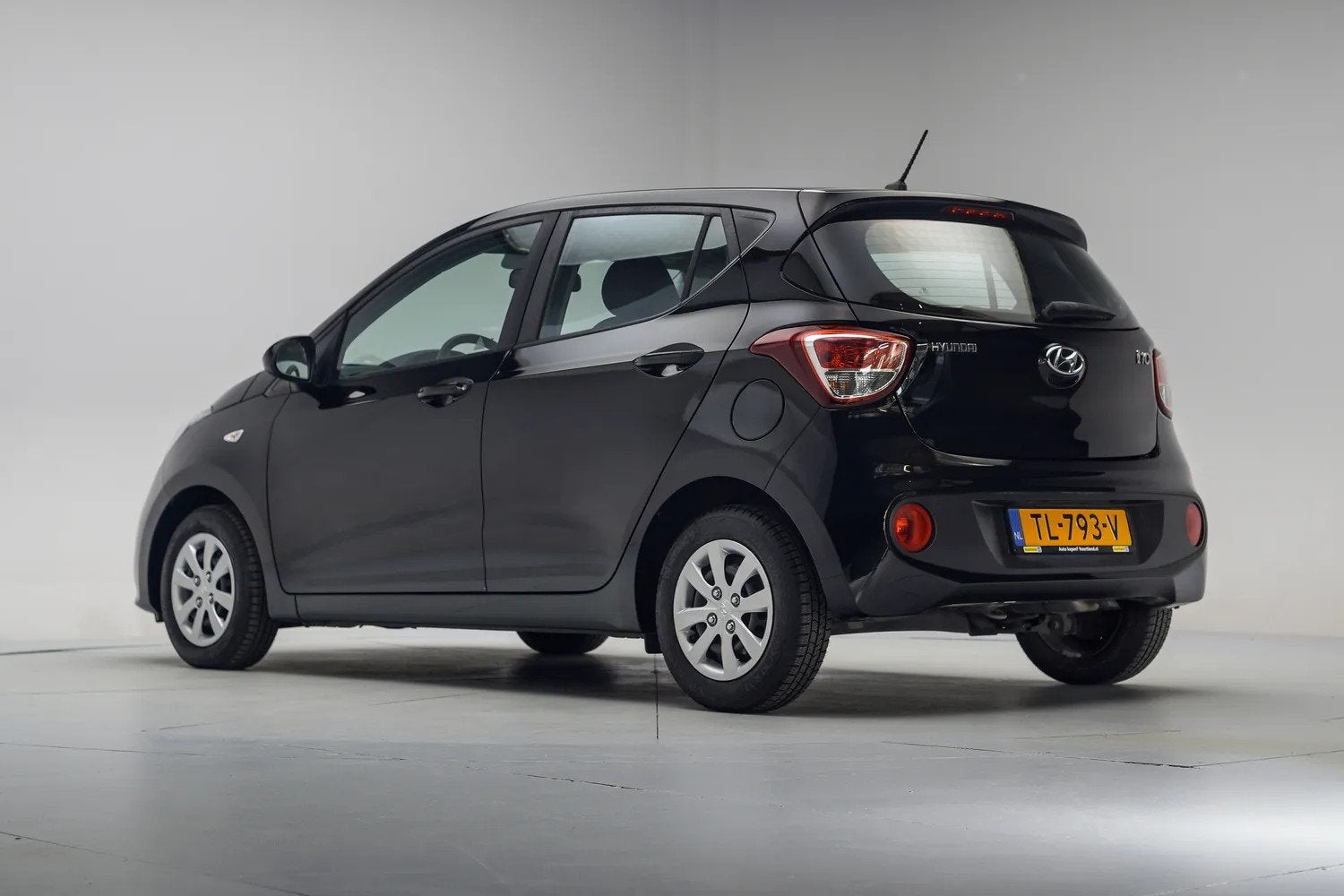 Hyundai i10 1.0i Comfort 5 deurs [ Airco Multi functioneel s, Auto's, Hyundai, Gebruikt, 31 €/maand, 4 stoelen, Zwart