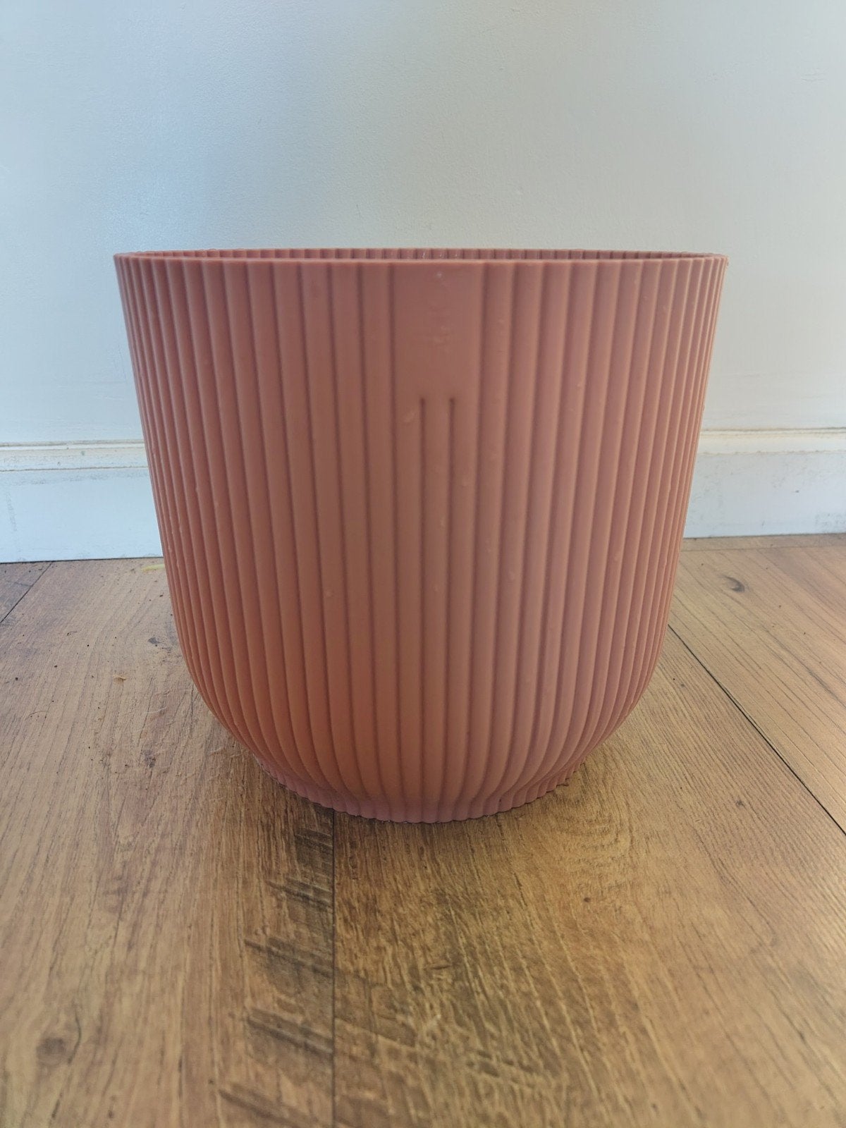 Elho pot oranje, delicaat roze vibes fold geribbeld 22 cm, Tuin en Terras, Kunststof, Rond, Ophalen of Verzenden, Zo goed als nieuw
