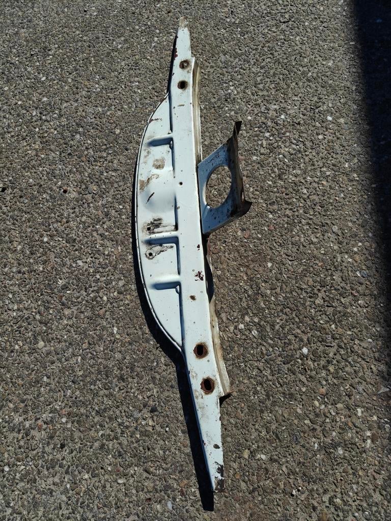 Bevestigingsclip voorste dwarsbalk motorkap Volvo 122 Amazon, Ophalen, Gebruikt, Volvo
