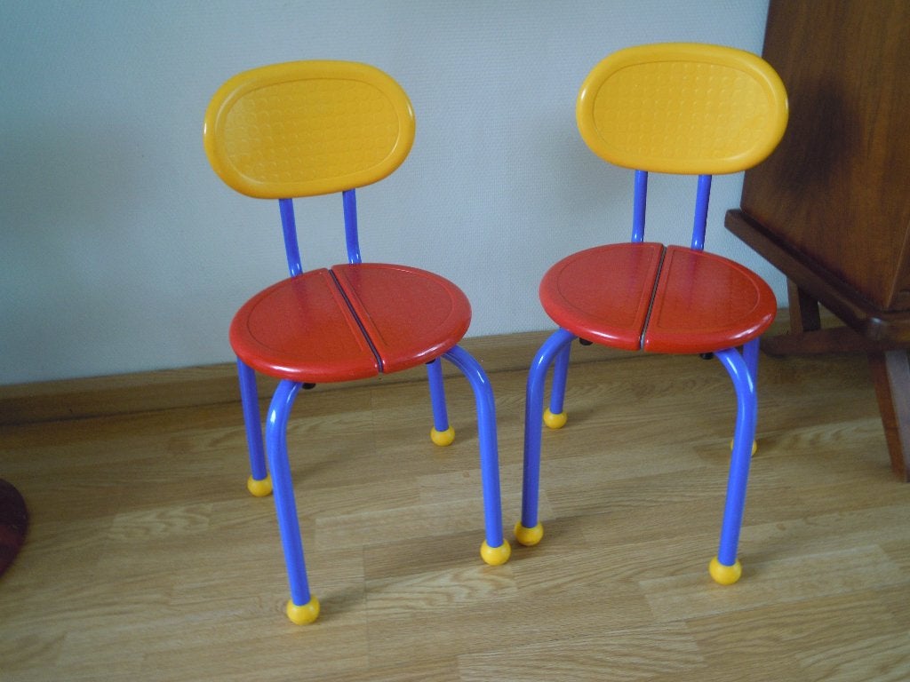 2 Ikea Puzzle Kinderstoelen Memphis stijl Italy jaren 80, Ophalen of Verzenden, Gebruikt, Overige typen