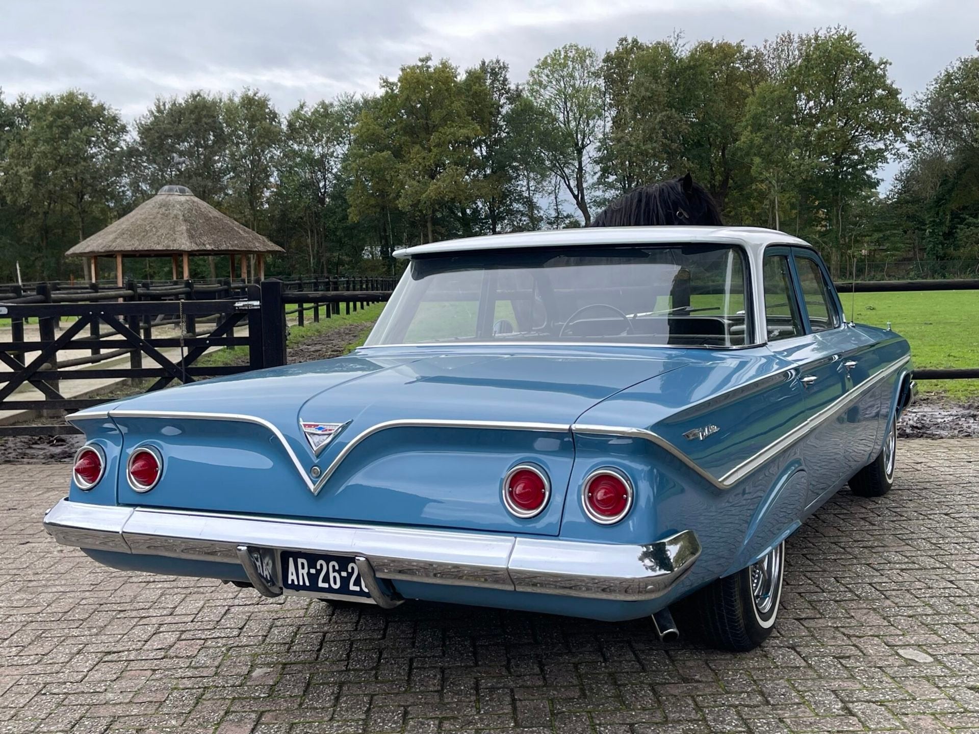 Chevrolet BEL AIR 1961 V8 automaat gerestaureerd NL-kenteken, Auto's, Automaat, Zwart, Overige carrosserieën, Chevrolet