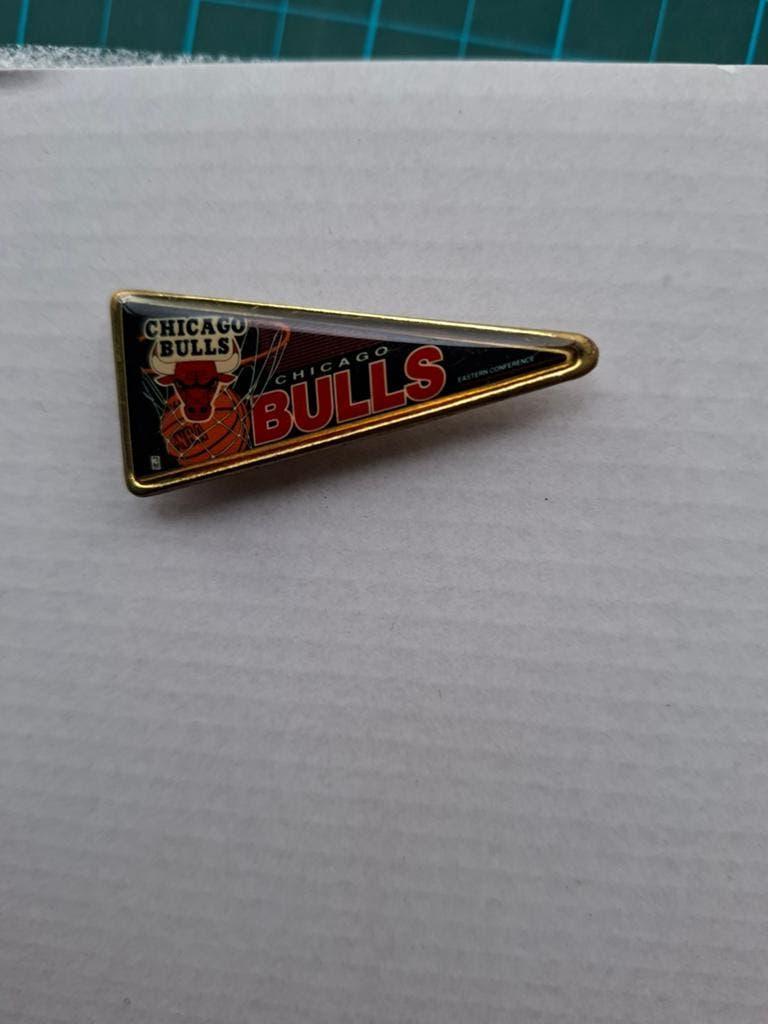 pin basketbal NBA Chicaco Bulls *jaren '90., Ophalen of Verzenden, Zo goed als nieuw, Overige typen