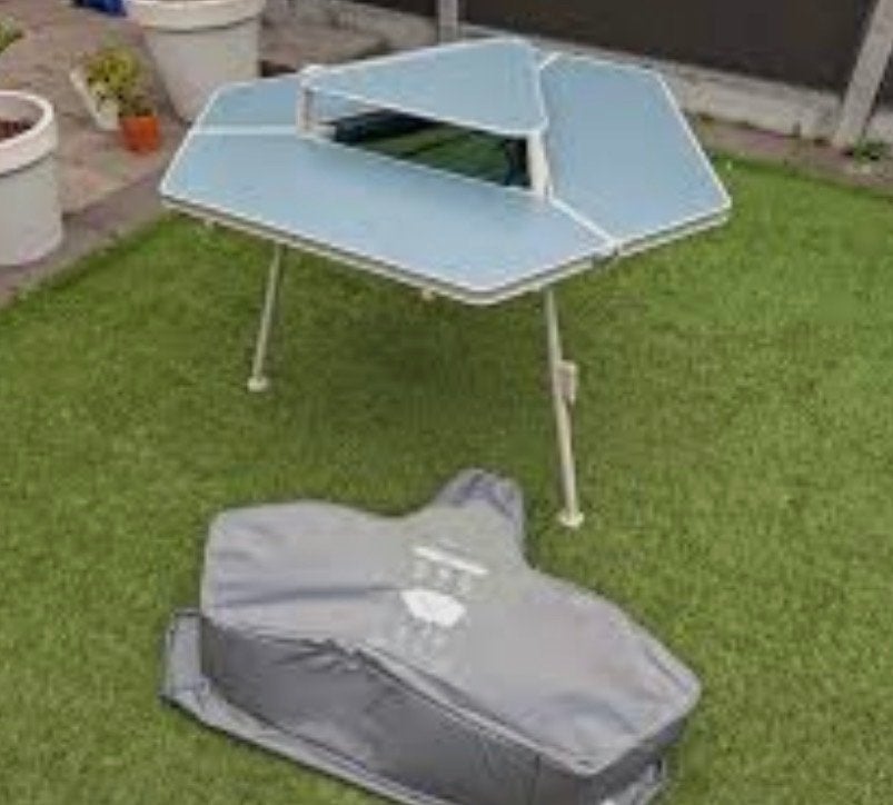Quechua Campingtafel - Tepee / 6 persoons, Ophalen, Gebruikt, Campingtafel